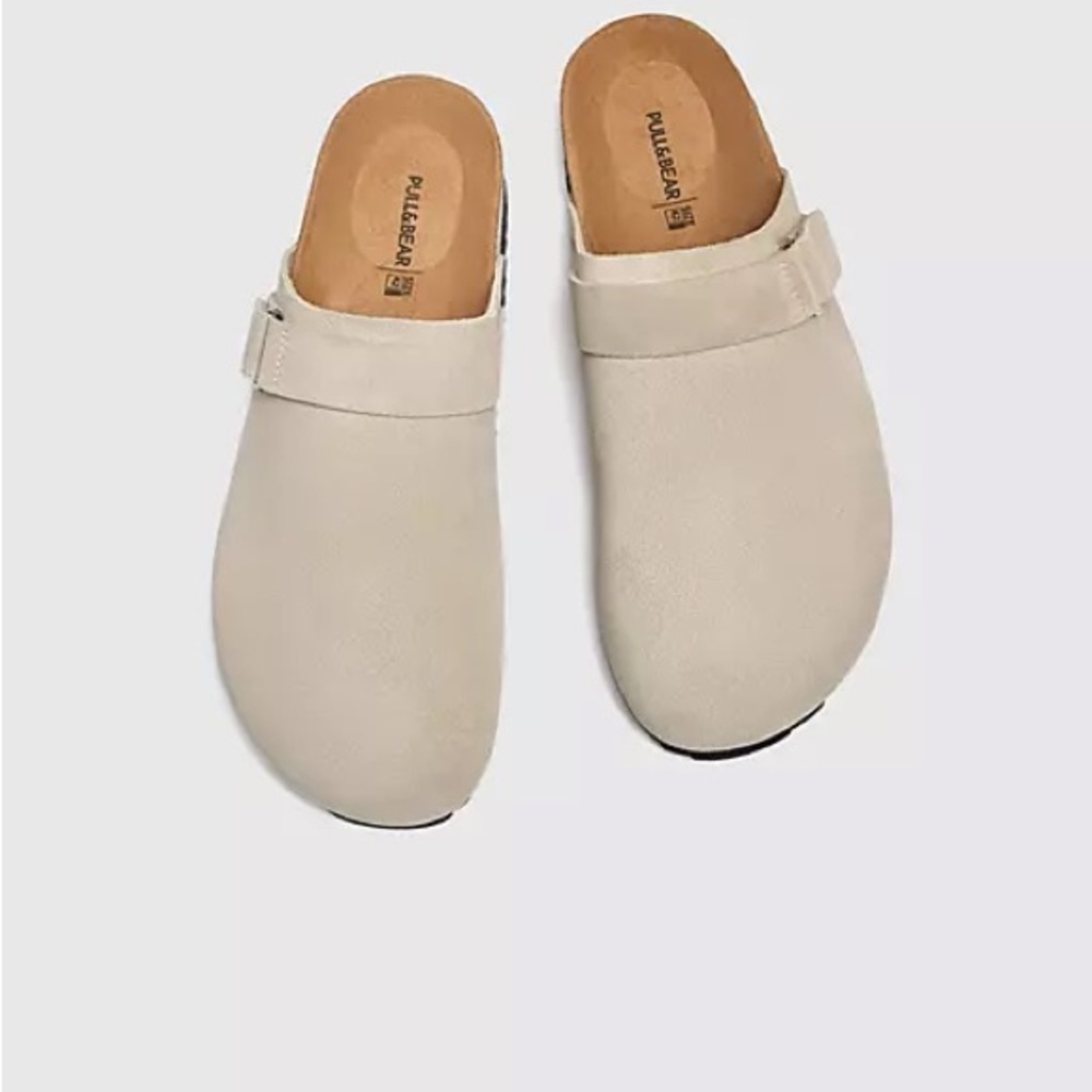 Pull&Bear • slip on clogs in ecru